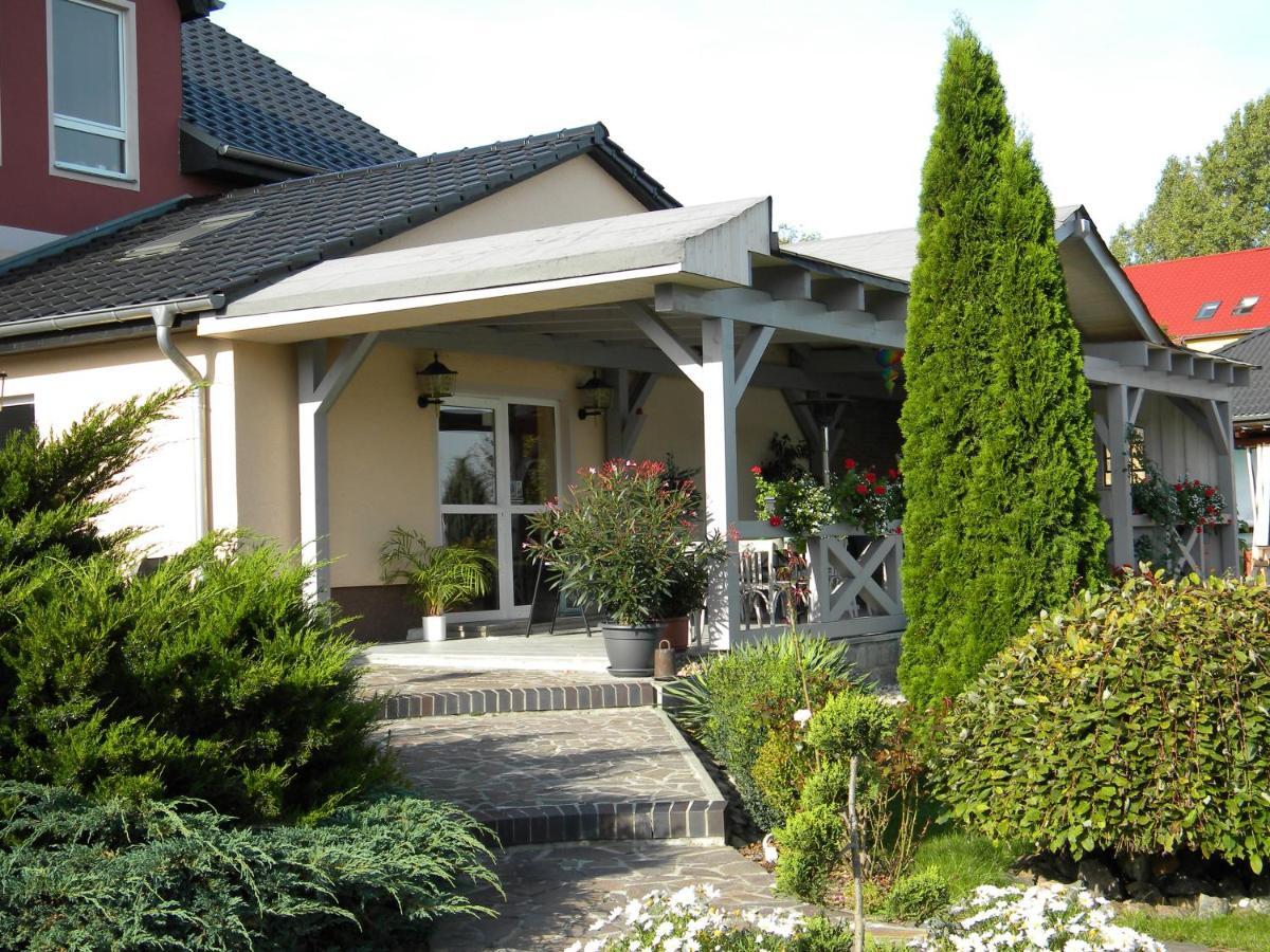 Gasthaus Ela Hotel Dahlewitz Exterior foto